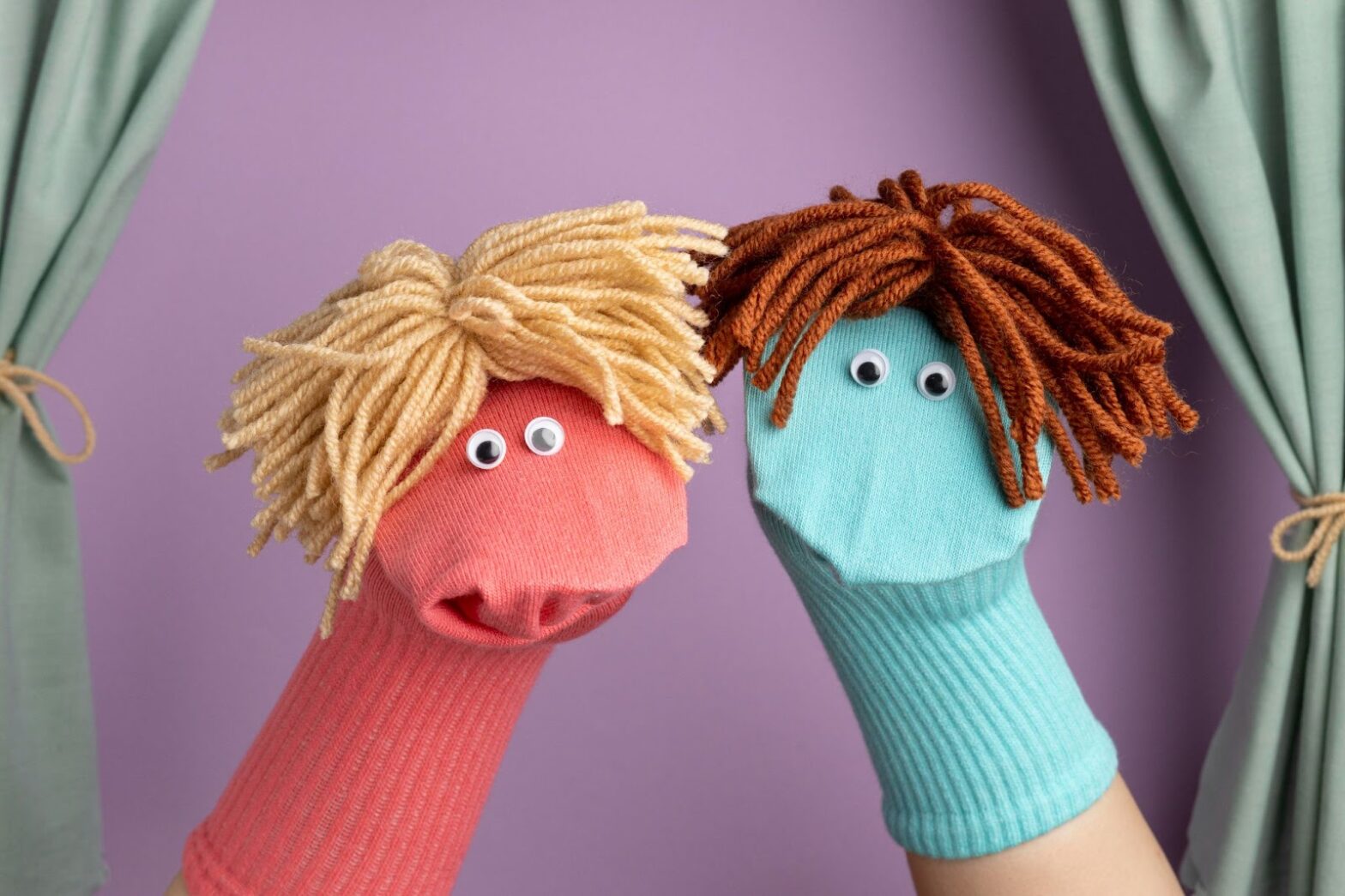 Hand puppet show for kids